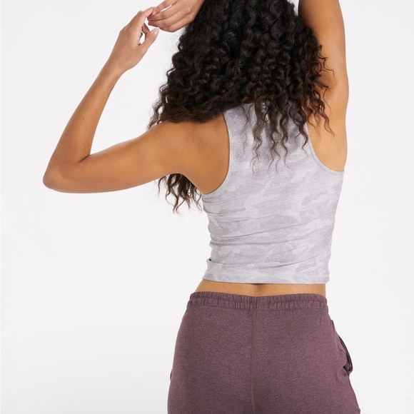 Vuori Women’s Elevation Plyo Tank - Picture 2 of 2